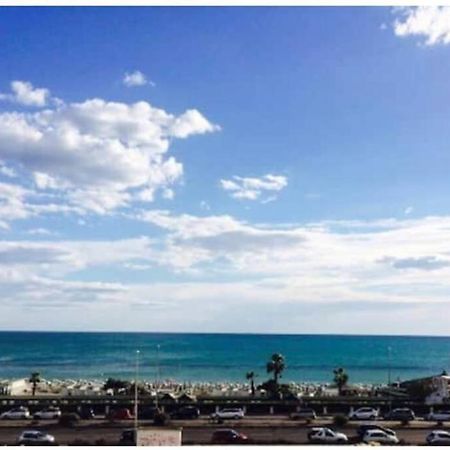 Cosy Studio Flat On The Seaside Apartment Lido di Ostia Luaran gambar